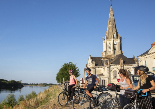 Balade à vélo à Bréhémont village de pêcheurs de Loire, Touraine, Centre Val de Loire