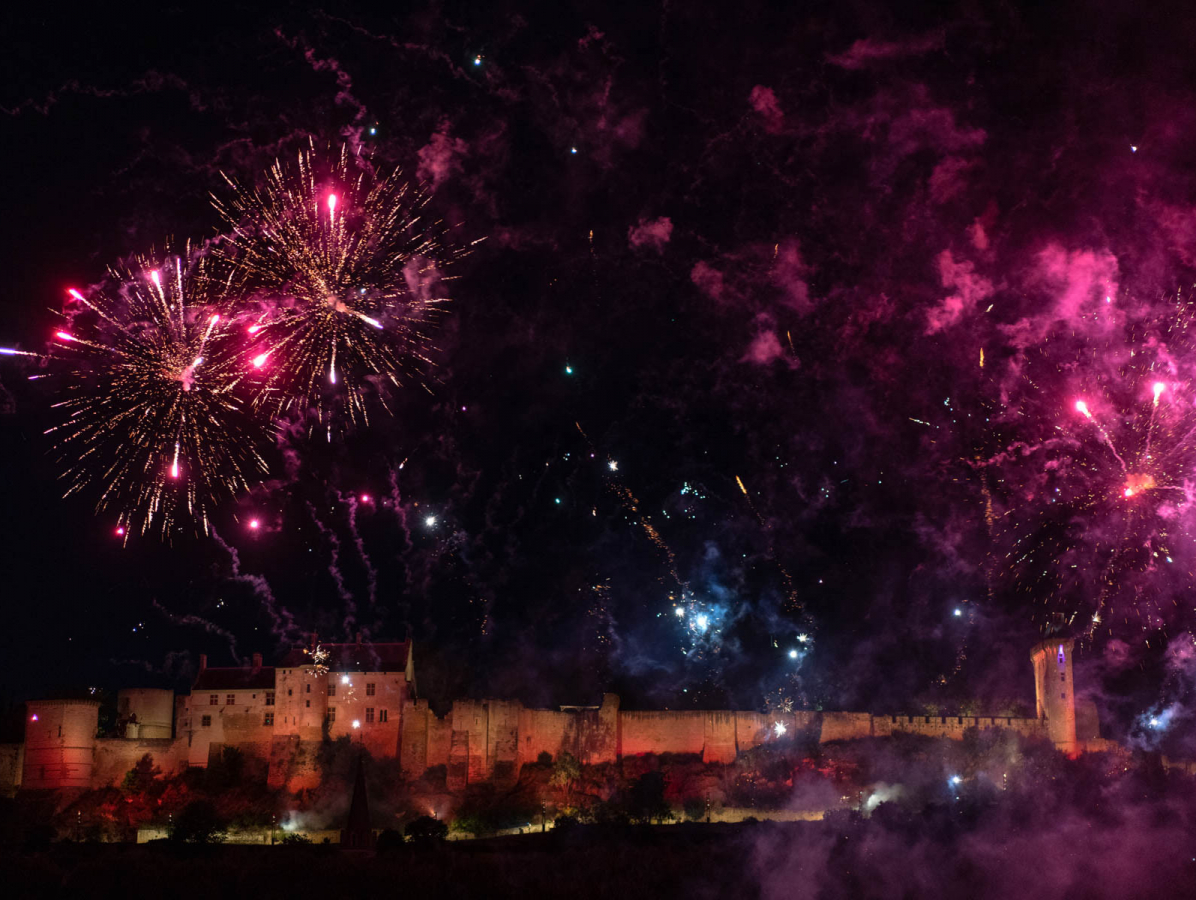 1_feu-dartifice-au-chateau-de-chinon_leonard-de-serres_2030-12-31_high